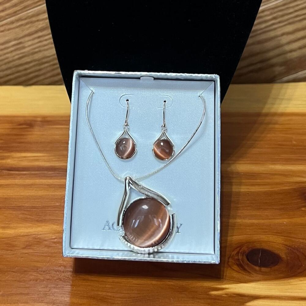 Tear Drop Pendant Necklace & Dangle Earrings Set New In Box Silver Tone 90's y2k